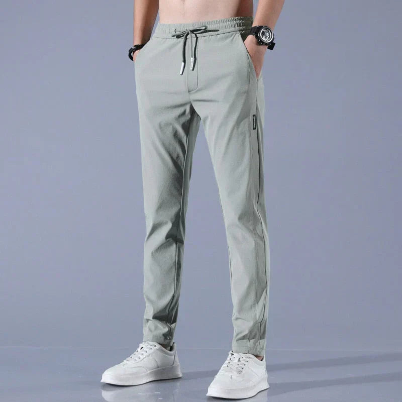 Men's Slim-Fit Jogging Trousers with Zip Pockets
