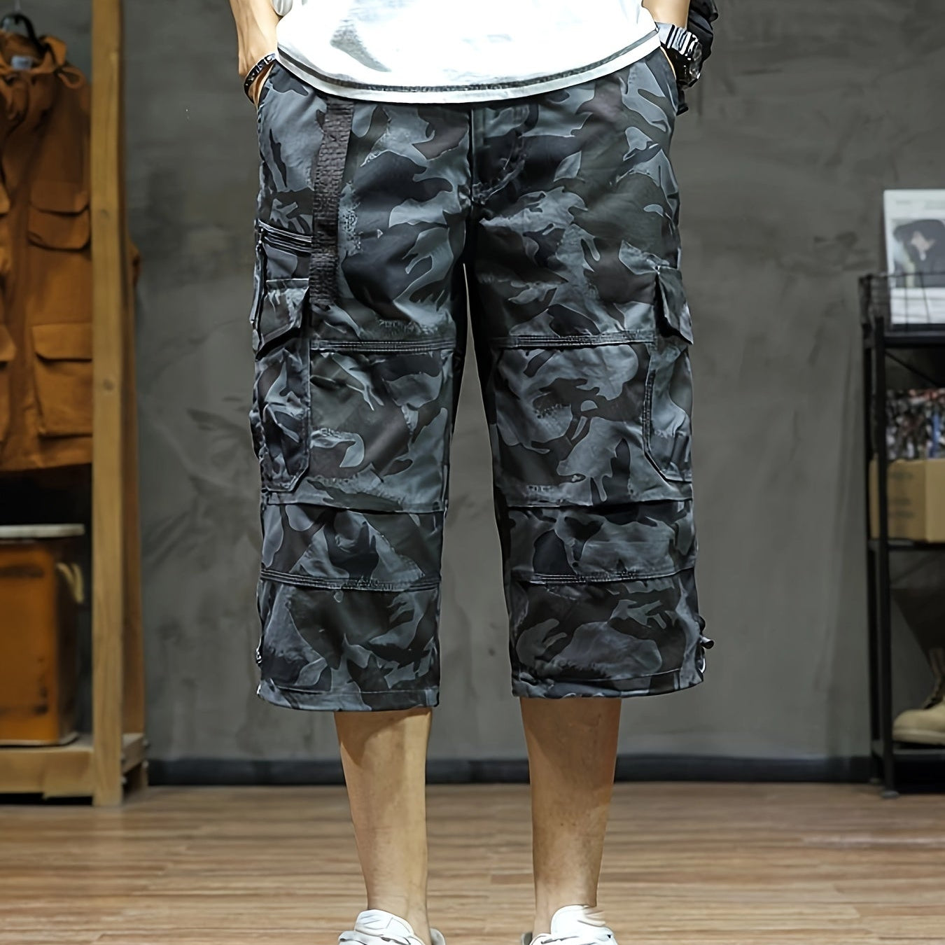 Men's Relaxed Fit 3/4 Cargo Shorts with Drawstring